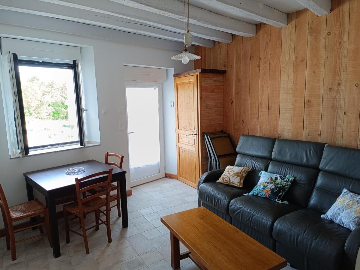 Holiday home De La Grand Maison Le Noyer Seigy